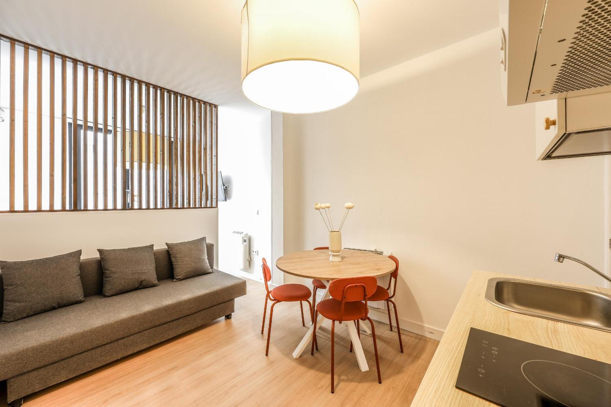 Pequeno Apartamento Reformado En Tirso De Molina Alquiler Temporal 马德里 外观 照片