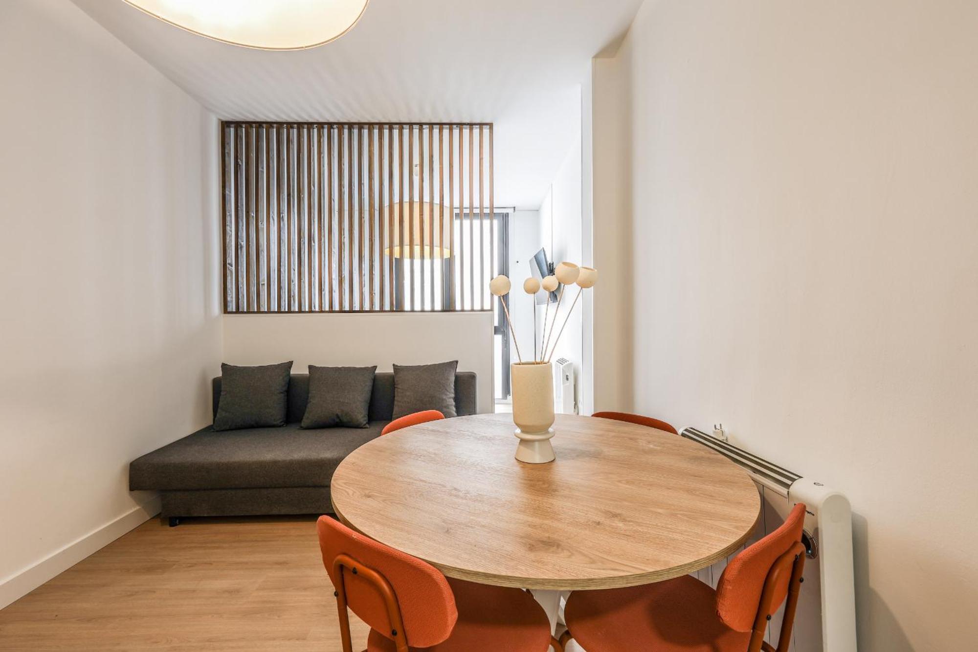 Pequeno Apartamento Reformado En Tirso De Molina Alquiler Temporal 马德里 外观 照片